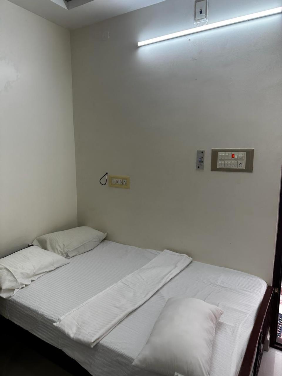 Temple View Home Stay Tiruvannamalai Exterior photo